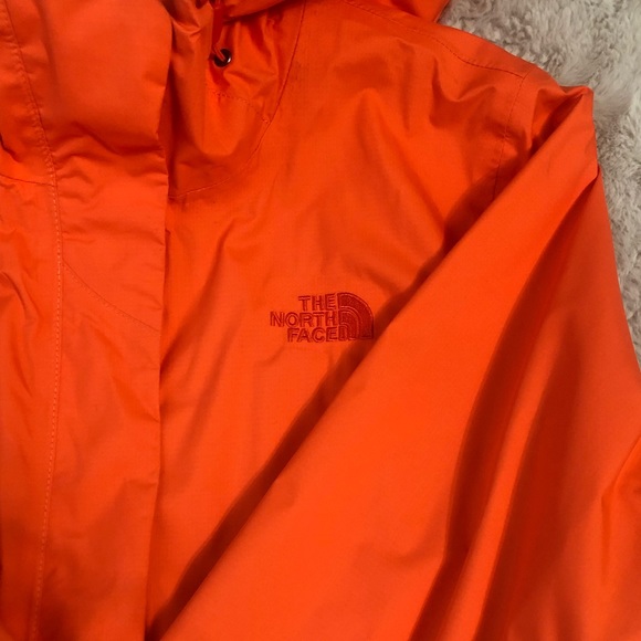 The North face women’s orange lightweight rain jacket - Picture 2 of 5